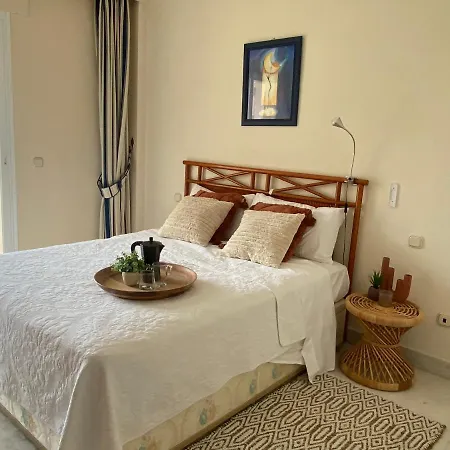 Апартаменти Exclusive Puerto Banus Beach Free Parking Wifi & Swimming Pool