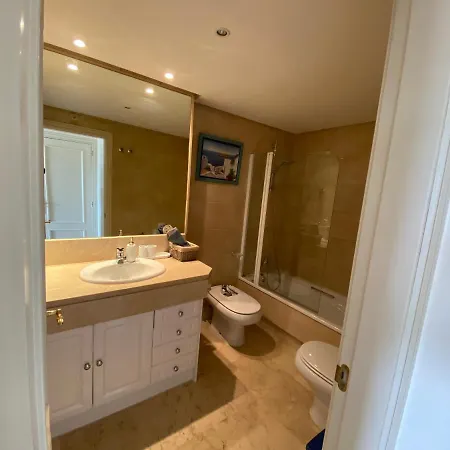 Exclusive Puerto Banus Beach Free Parking Wifi & Swimming Pool Lejlighed *