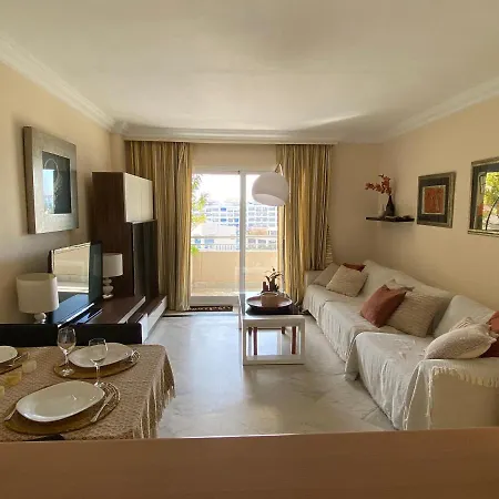 Exclusive Puerto Banus Beach Free Parking Wifi & Swimming Pool Apartment *