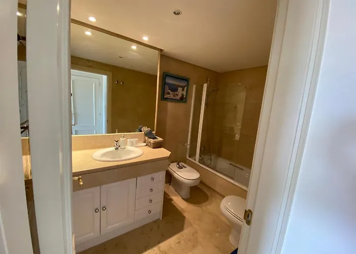 Exclusive Puerto Banus Beach Free Parking Wifi & Swimming Pool Appartement *