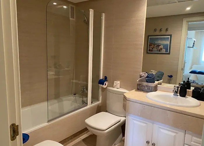 Exclusive Puerto Banus Beach Free Parking Wifi & Swimming Pool Appartement *