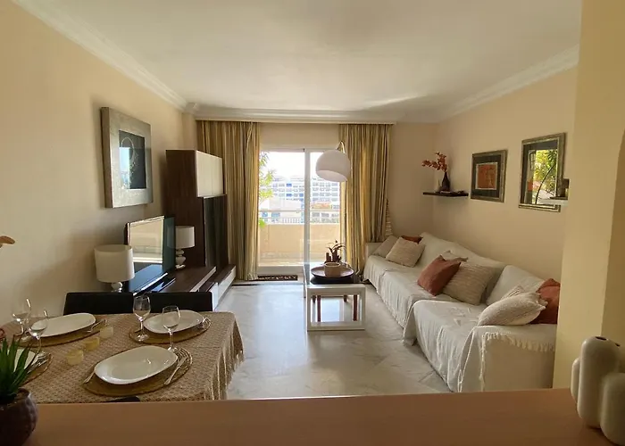 Exclusive Puerto Banus Beach Free Parking Wifi & Swimming Pool Appartement *